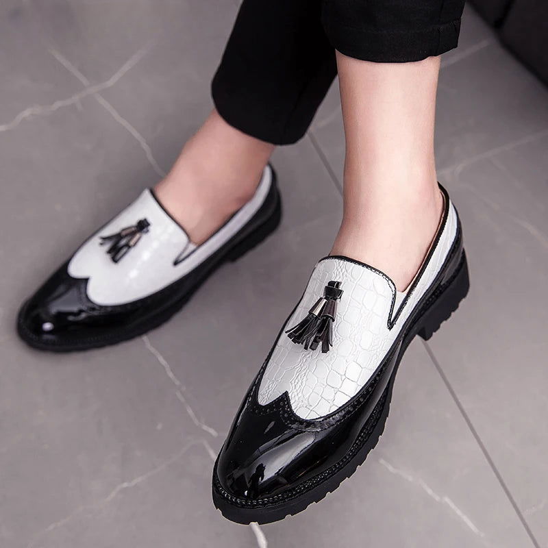 Mocassins Homme en Cuir Verni - Finition Luxe et Détails Sophistiqués - Atelier Chaussure