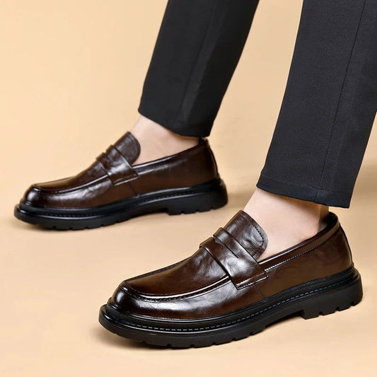Mocassins Homme en Cuir Verni - Style Moderne et Confort - Atelier Chaussure