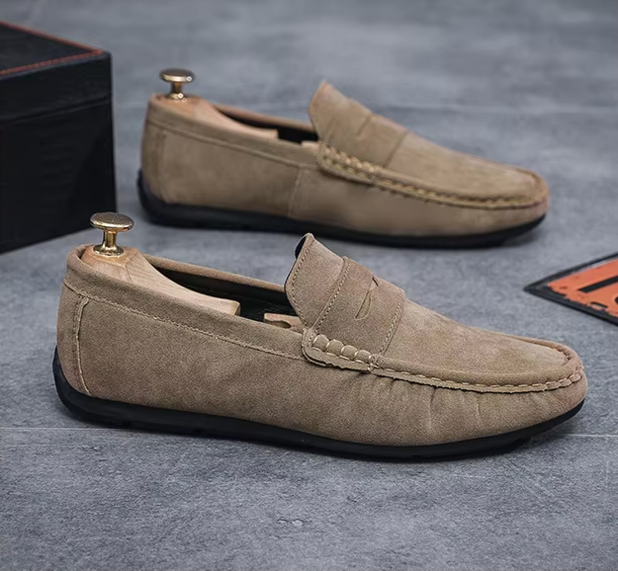 Mocassins Homme en Daim Classique - Confort & Style - Atelier Chaussure