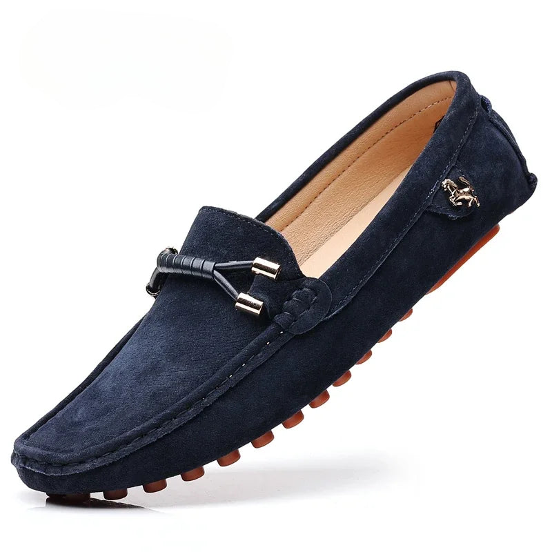Mocassins Homme en Daim avec Détail Métallique - Atelier Chaussure